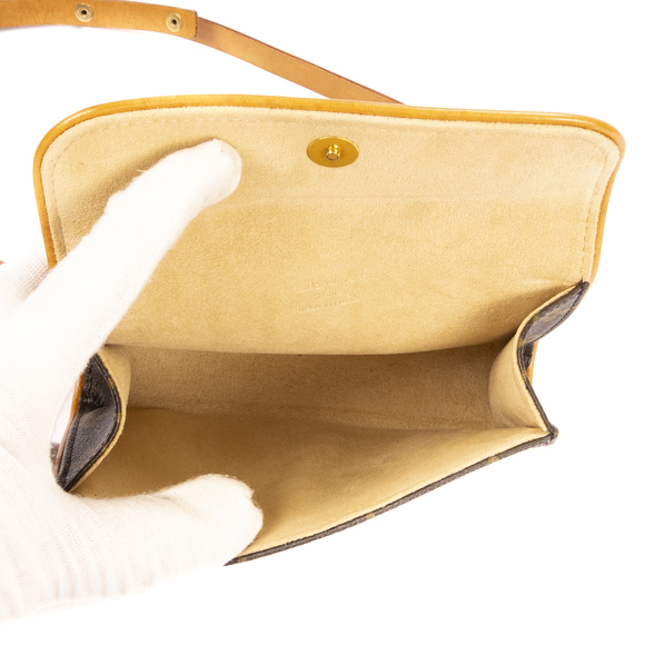 Louis Vuitton Florentine - Picture 9 of 10